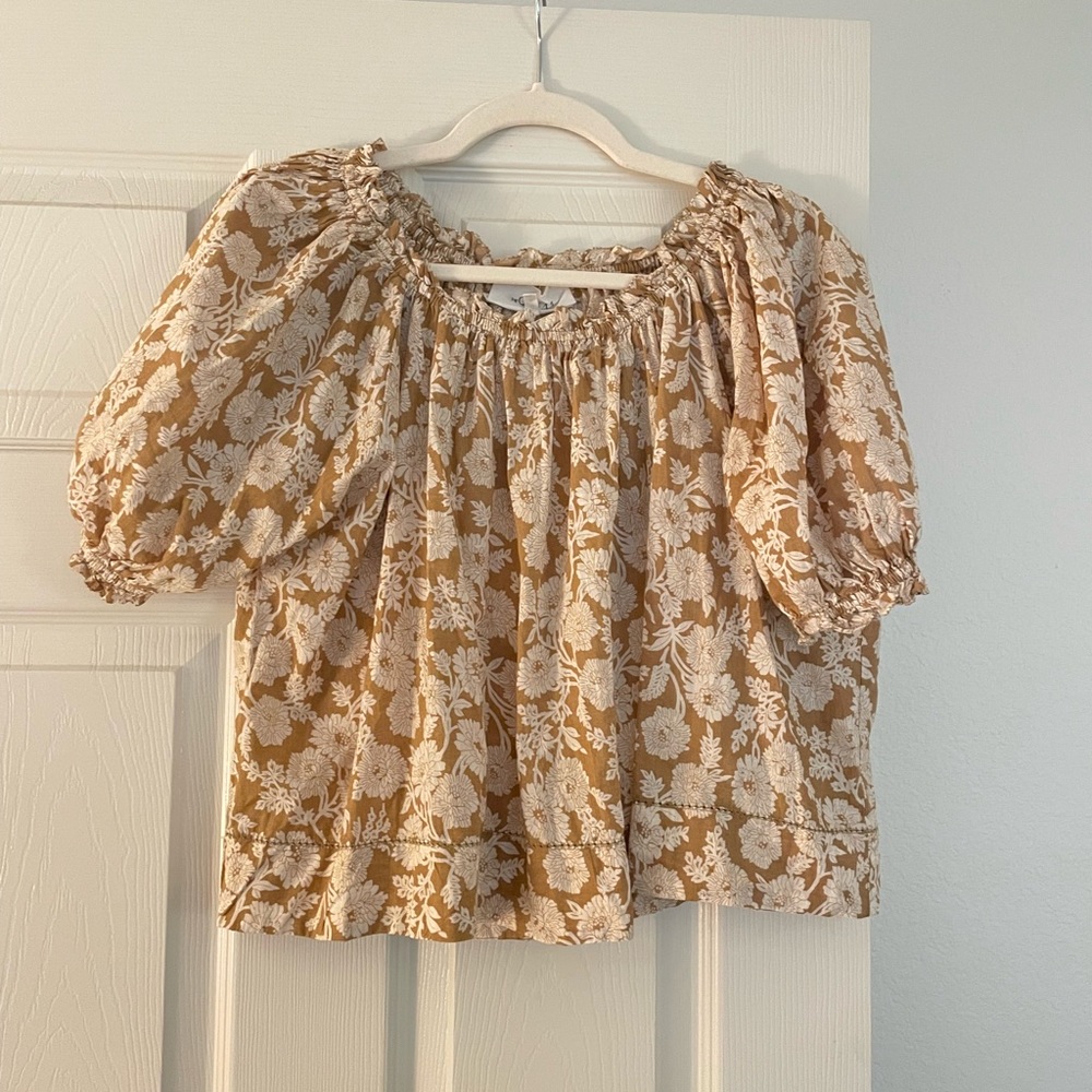 The Great mustard yellow tan floral puff sleeve elastic neckline swing blouse